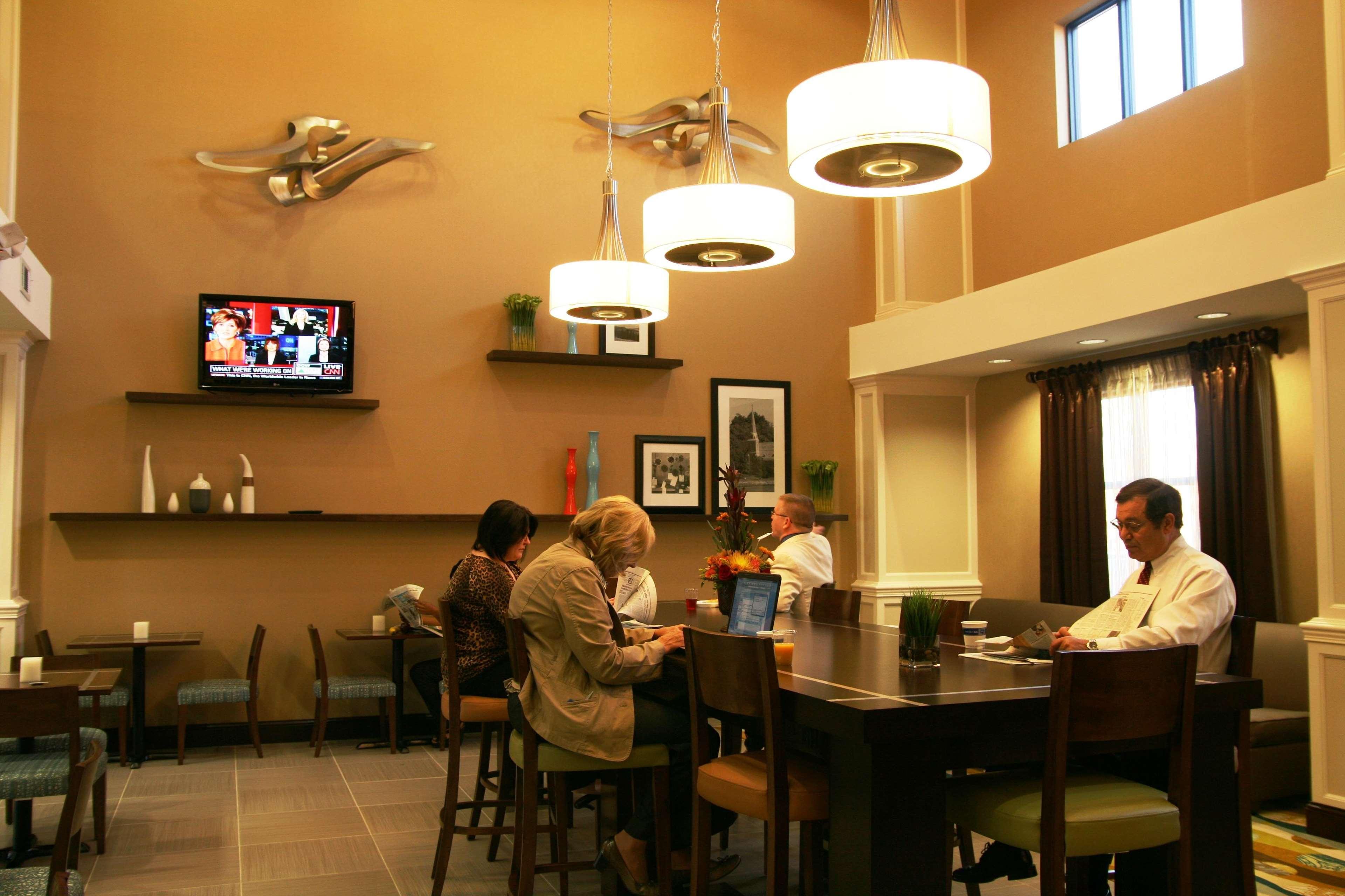 แฮมป์ตัน อินน์ แจ็คสัน อีสต์ Luckney ร้านอาหาร รูปภาพ